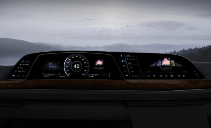 LG: il cruscotto P-OLED debutta sulla Cadillac Escalade 2021