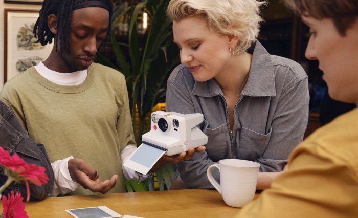Polaroid: celebra il suo nuovo look con la gamma di fotocamere Polaroid Now