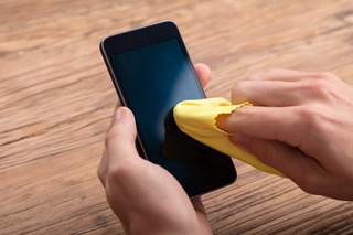 Da Swappie una guida per disinfettare in proprio smartphone in modo sicuro