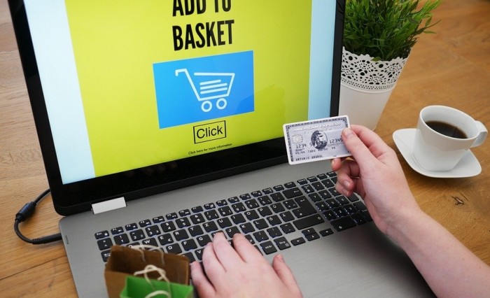 Coronavirus: boom degli acquisti online, superato lo shopping di Natale