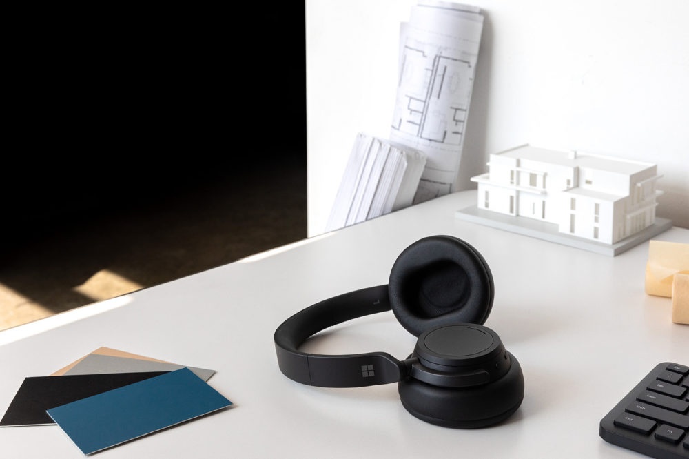 surface headphones 2 context 2 1000x666 surface headphones 2 context 2 1000x666
