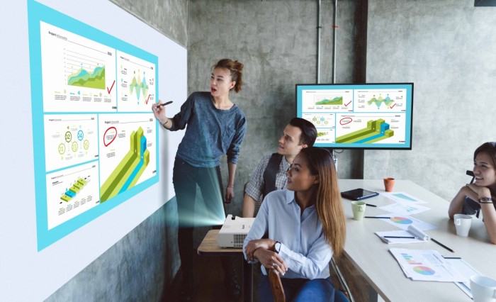 Panasonic: ecco i nuovi proiettori LCD portatili