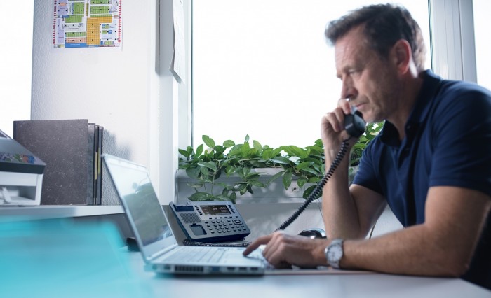 Panasonic: nuovi telefoni digitali con ampio display LCD a colori 