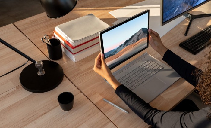 Microsoft: Surface Book 3 e Headphones 2 disponibili in Italia