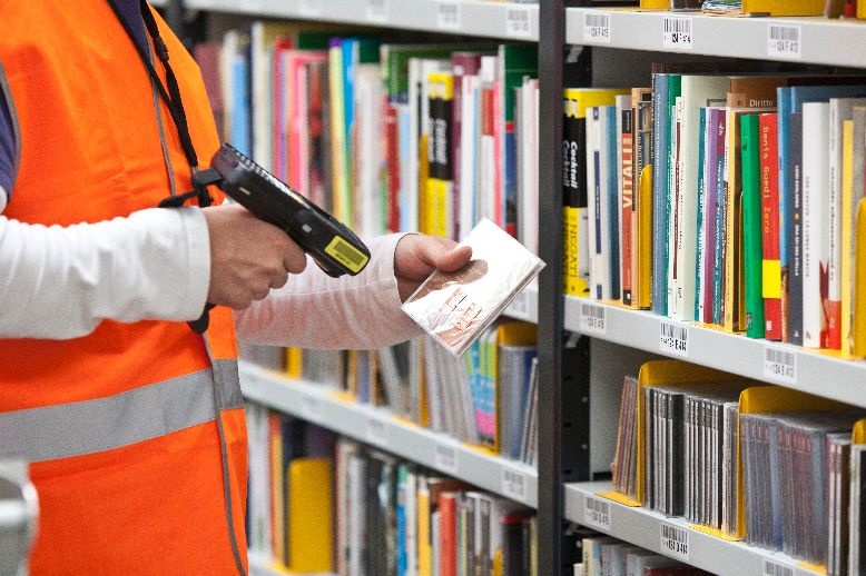 Agcom: nella consegna pacchi Amazon ha posizione dominante