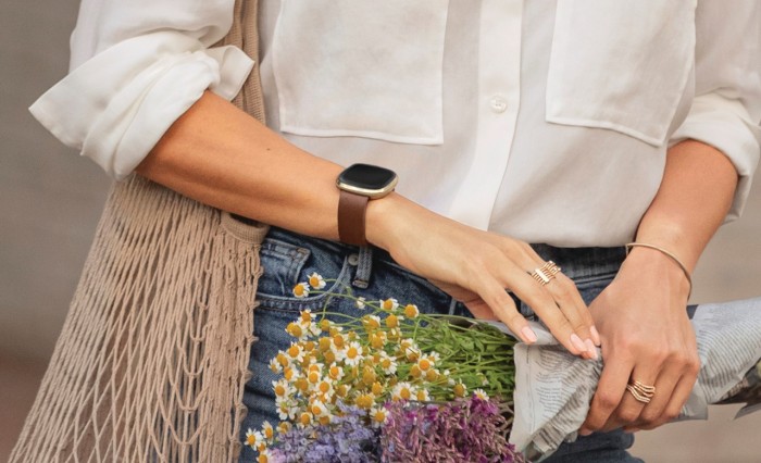 Fitbit presenta Sense, il suo health watch più avanzato 