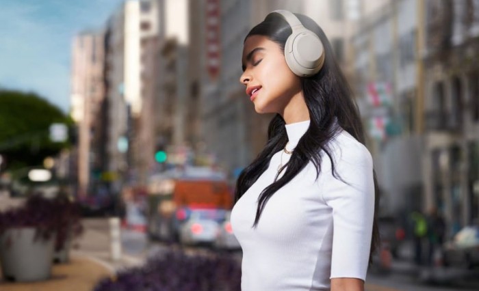 Sony presenta nuove cuffie wireless con sistema di eliminazione del rumore 