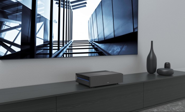 In soggiorno il cinema è di scena con il nuovo videoproiettore laser di BenQ 