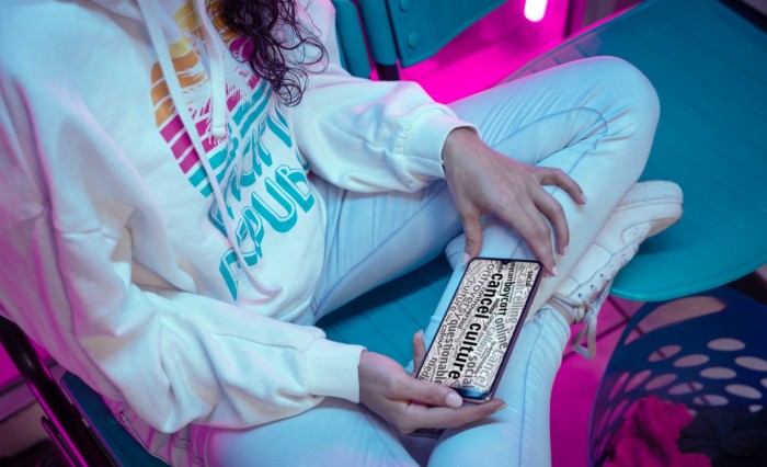 Un sondaggio di Wiko svela come i social "influenzano" le scelte di vita dei giovani