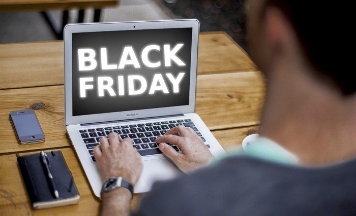 Black Friday e promozioni di fine anno: 1 italiano su 2 pronto a fare acquisti, sopratutto Tech