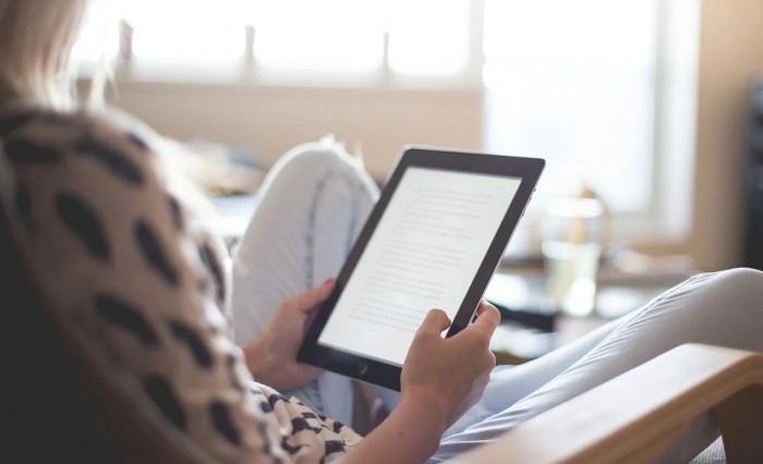 AIE: mercato del libro in ripresa, boom degli e-book