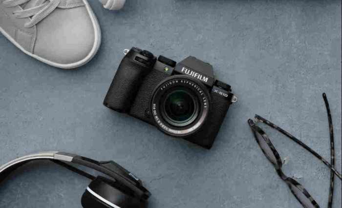 Fujifilm X-S10: la mirrorless piccola e compatta con prestazioni senior