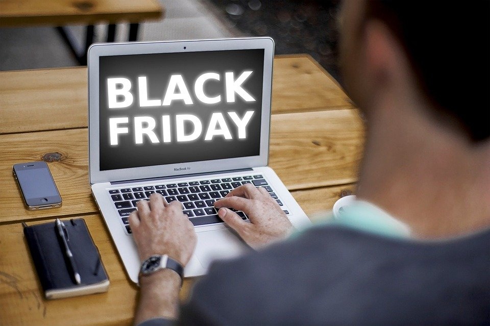 Kaspersky: nel 2020 gli italiani spenderanno di più online durante il Black Friday