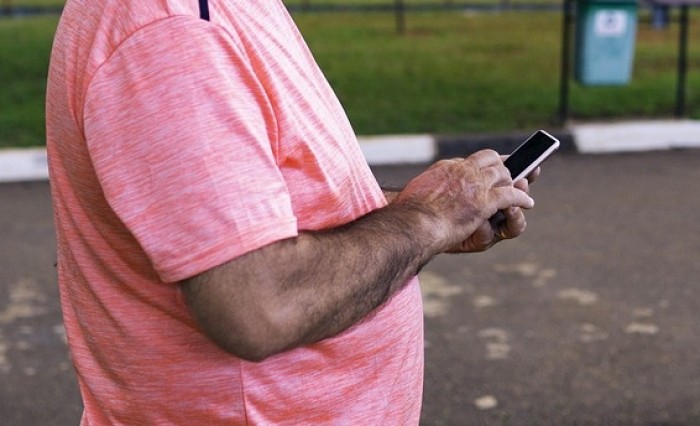 Anziani soli, un numero verde per il supporto psicologico