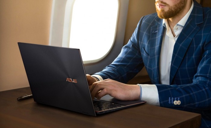 Asus ZenBook Flip S (UX371) arriva sul mercato italiano