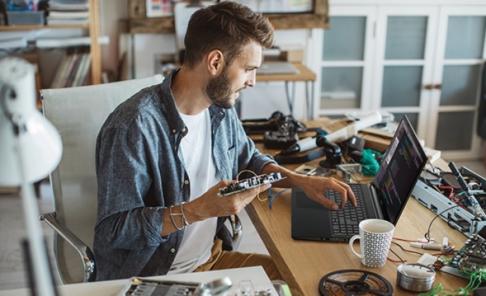 Acer Aspire 7: prestazioni potenti e design sottile per utenti in movimento