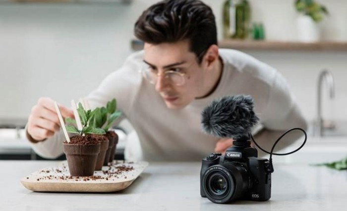 Canon lancia EOS M50 Mark II, pensata per vlogger, blogger e influencer