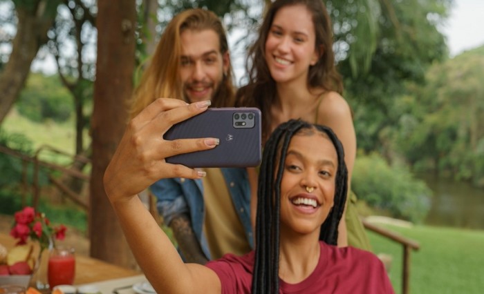 Motorola ridefinisce la gamma moto g con i nuovi moto g30 e moto g10
