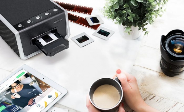 Plustek OpticFilm 135i, scanner compatto per diapositive e pellicole da 35 mm per Mac e Windows