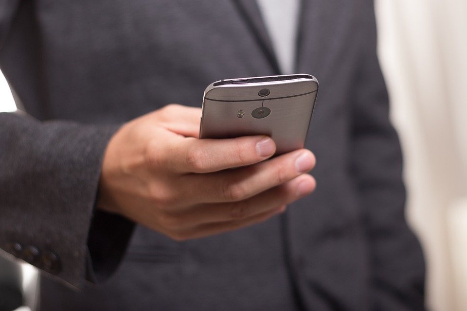 Smart 100, la nuova offerta "operator attack" Tiscali Mobile