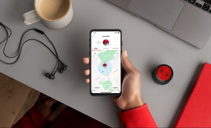 Vodafone lancia Curve Bike light & GPS tracker per la sicurezza dei ciclisti e della loro bici