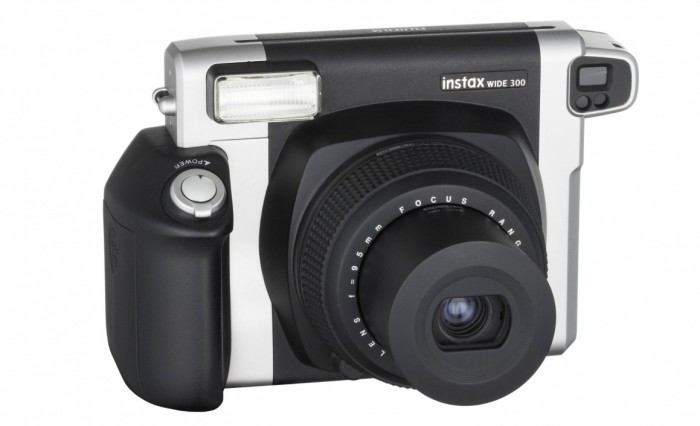 Fujifilm instax WIDE 300, istantanea pro che restituisce il sapore della fotografia 