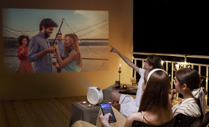 BenQ GV30, il primo videoproiettore portatile al mondo con altoparlanti a 2,1 canali per bassi extra