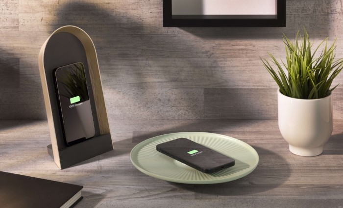 Cellularline lancia i caricabatterie wireless di design Lotus e Domus