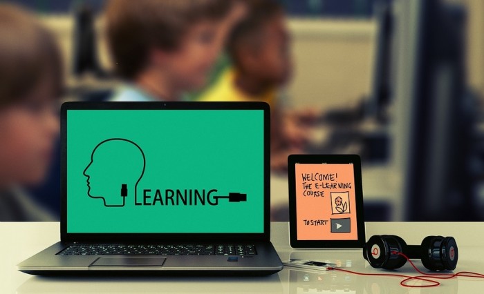 Scuola in presenza ma il 45,5% degli intervistati comprerà comunque un device 