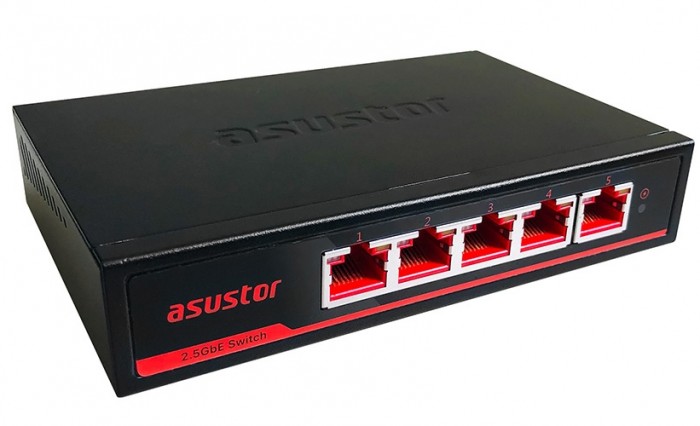 Asustor lancia Switchnstor, un leggero e compatto switch 2.5 GbE a 5 porte