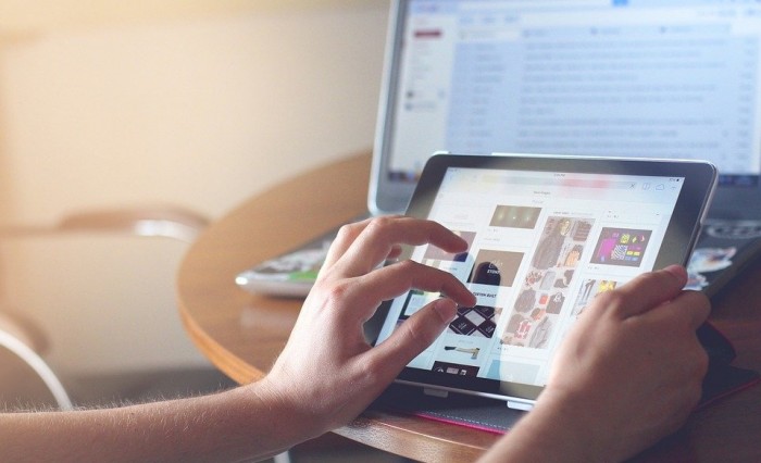 Regali di Natale, boom delle gift card: in Italia entro il 2028 giro d'affari a quota 16 miliardi (+180% sul 2020)