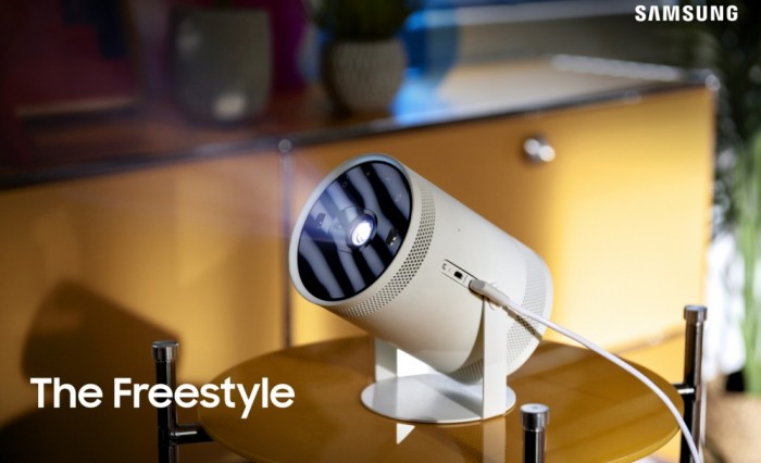 Samsung lancia “The Freestyle”, il proiettore per portare l’intrattenimento sempre con sé