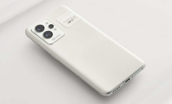Al MWC 2022 realme GT 2 Pro, il primo smartphone equipaggiato con Snapdragon 8 Gen 1 