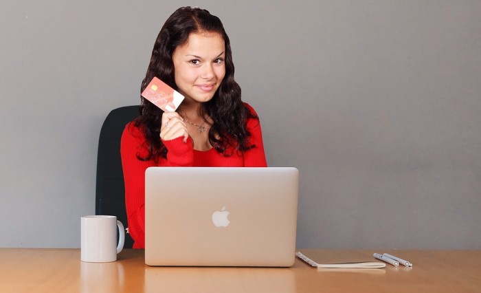 Indagine idealo: in Italia si assottiglia il divario tra uomini e donne nell'utilizzo dell'e-commerce