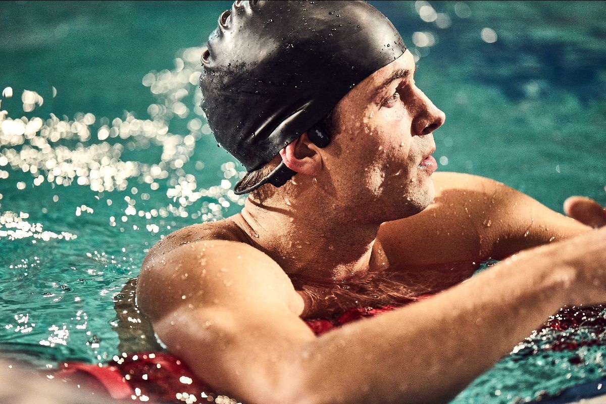 Shokz presenta OpenSwim: i nuovi auricolari per i nuotatori