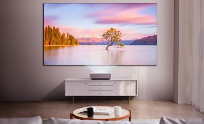 Il nuovo proiettore laser a tiro corto firmato LG arriva in Italia