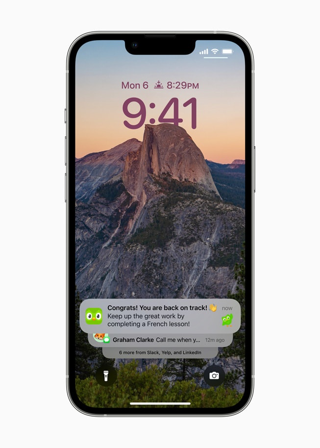 apple wwdc22 ios16 lockscreen notifications 220606 inline large