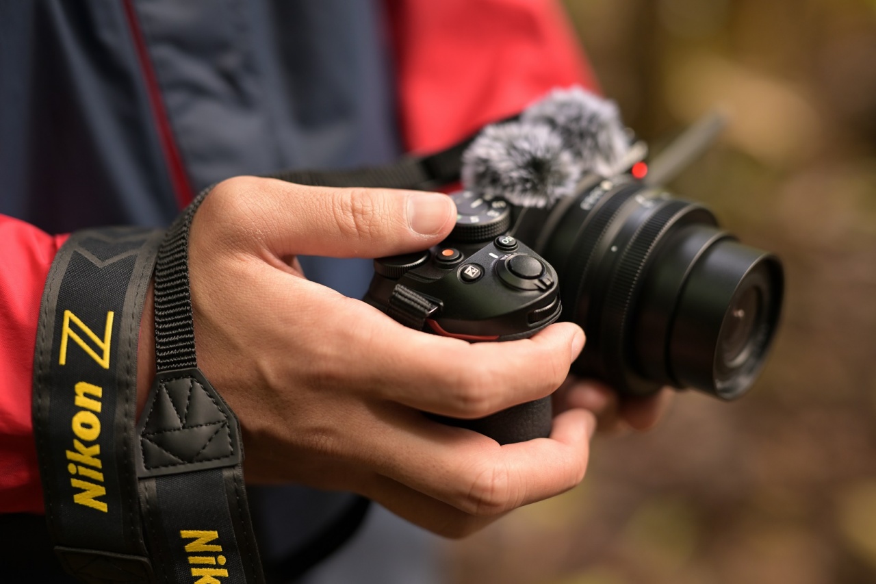 Nikon presenta la mirrorless Z 30, pensata per vlogger e content creators