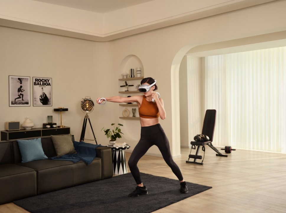 PICO presenta l’headset VR all-in-one leggero PICO 4