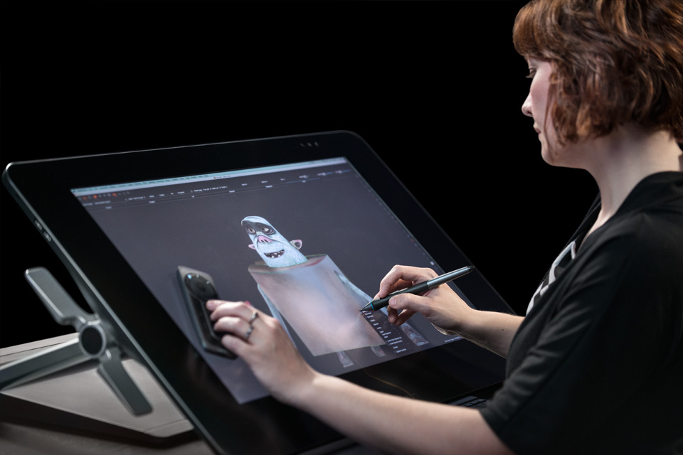 Wacom presenta Cintiq Pro 27, il nuovo display interattivo con penna