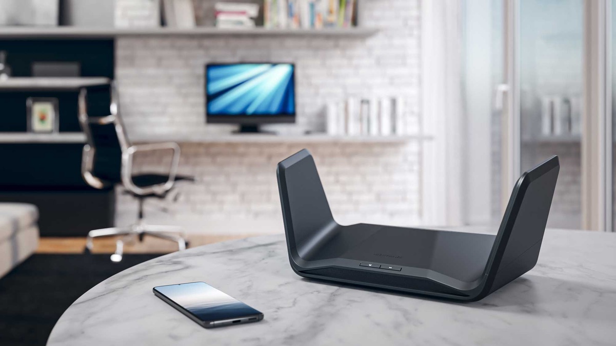 Netgear Nighthawk Raxe300, la gamma si arricchisce