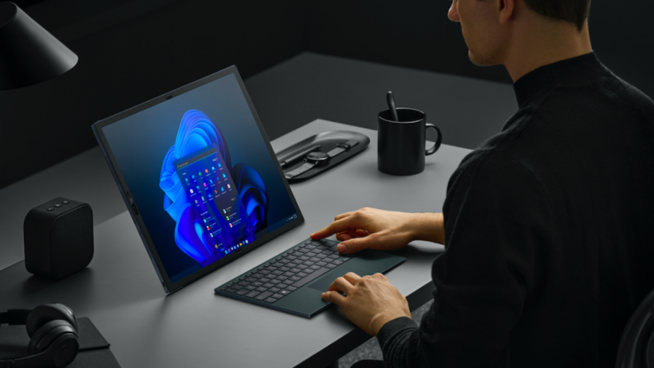 Zenbook 17 Fold OLED arriva in Italia