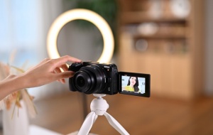 Nikon Z 30, la mirrorless pensata per vlogger e content creators