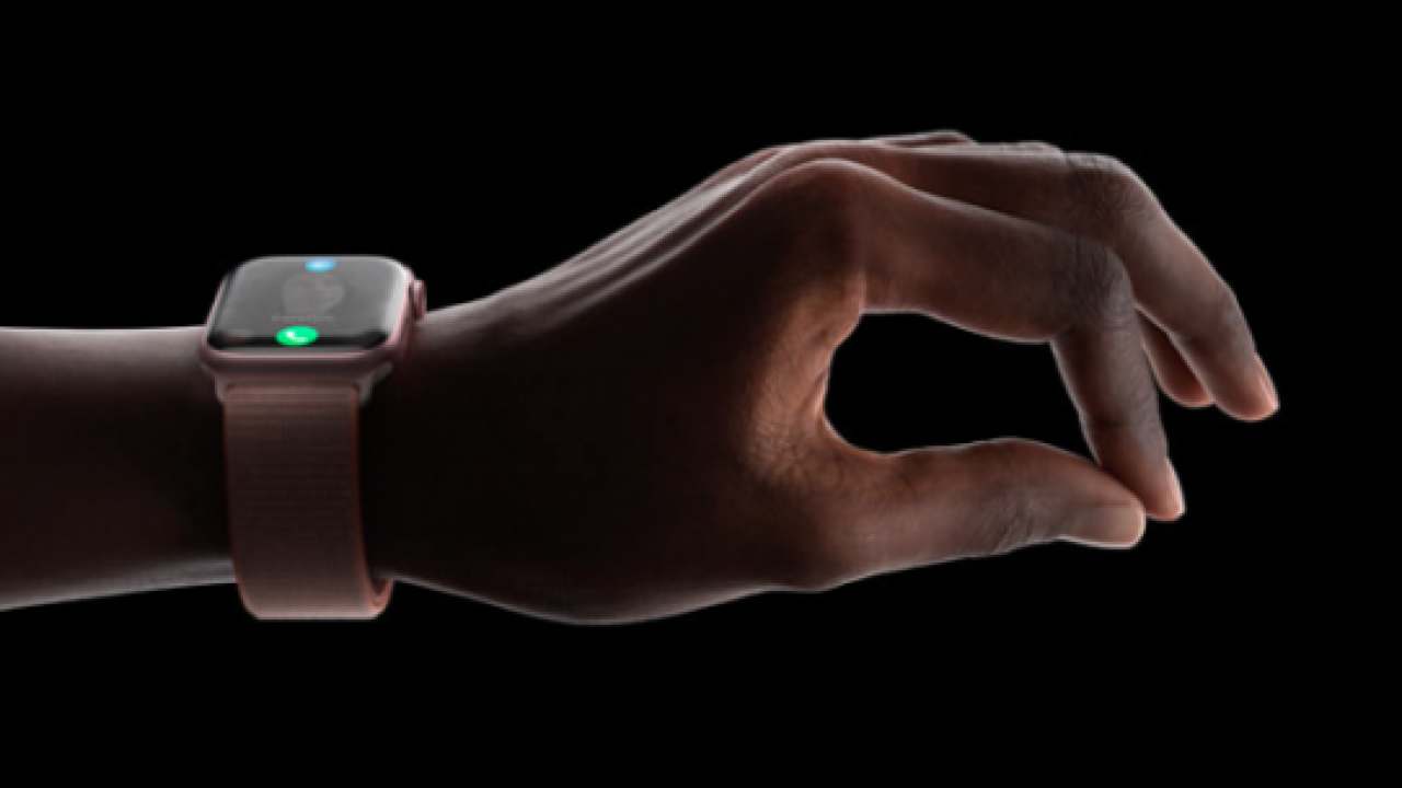 Apple: il gesto doppio tap è ora disponibile su Apple Watch con watchOS 10.1