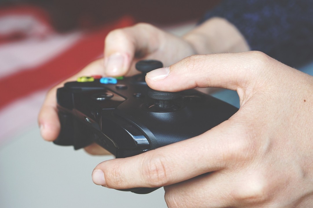 “Prendi il controllo”: al via la campagna di IIDEA per aiutare i genitori a gestire l’uso dei videogiochi 