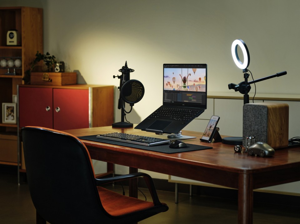 LG amplia la serie LG gram  con i nuovi laptop ultraleggeri