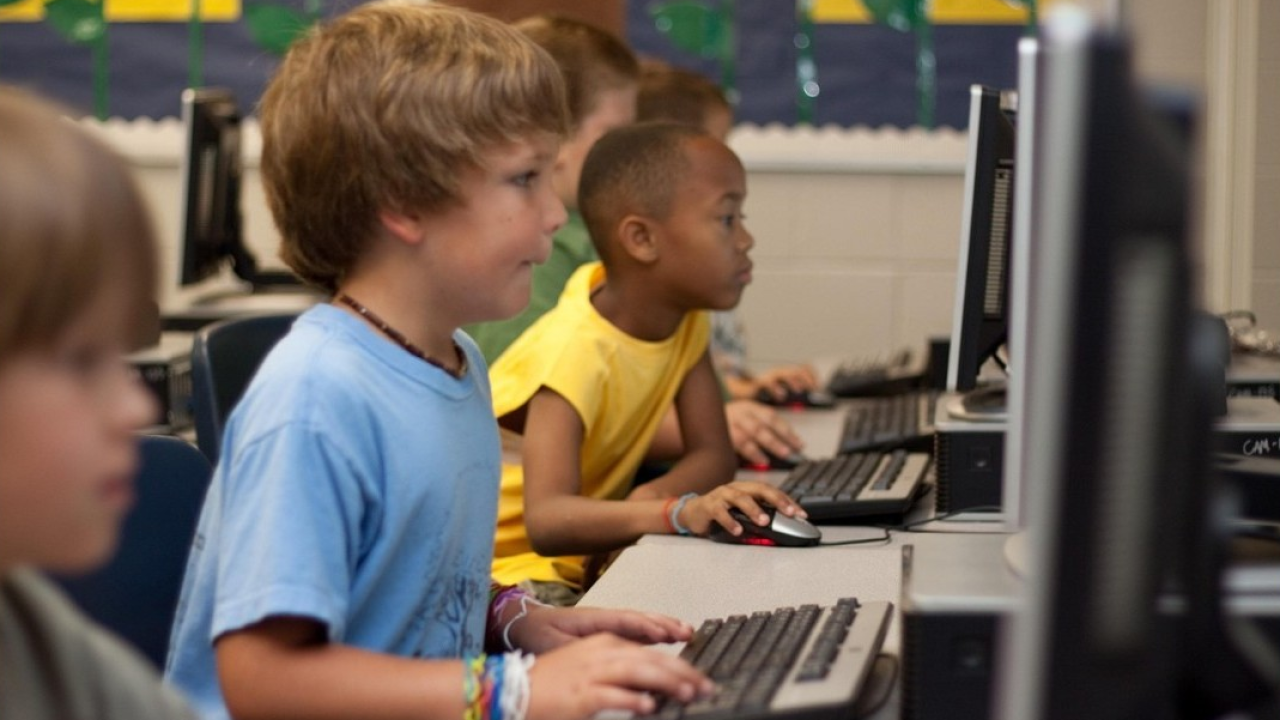 Digital divide: 2,6 miliardi di persone nel mondo non hanno accesso a internet