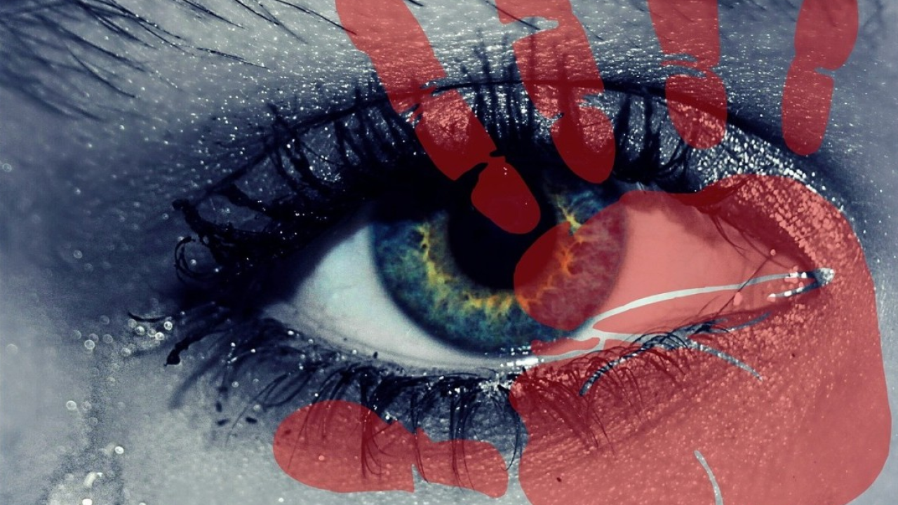 Cyberbullismo e violenza digitale: vittima un adolescente su tre