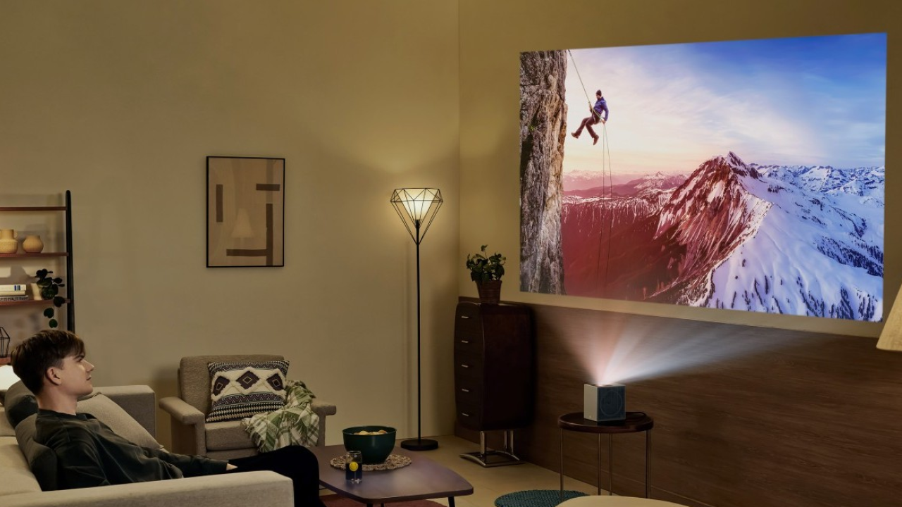 LG: il proiettore LG CineBeam S arriva in Italia
