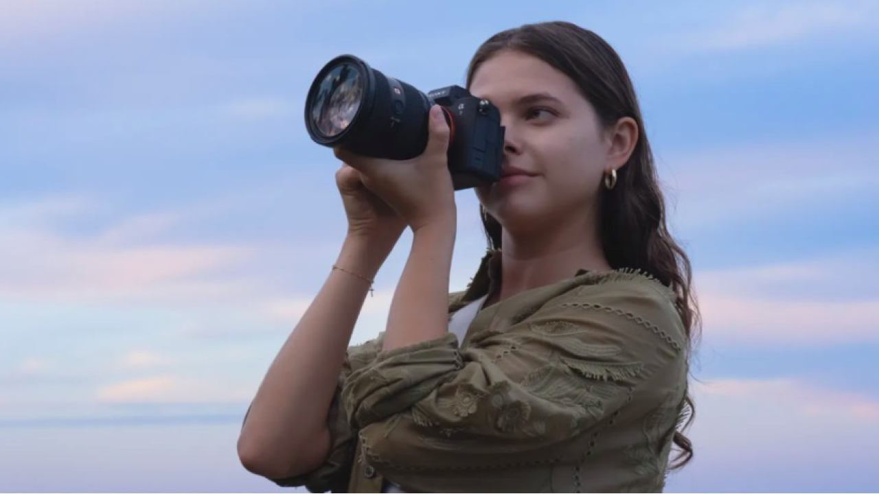 Sony lancia Alpha 7 V e FE 28-70MM F/3.5-5.6 OSS II